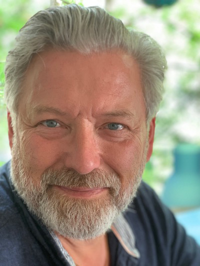 johan-401x534.jpg